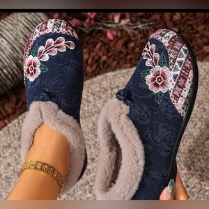 Navy Floral Embroidered Women's Slippers